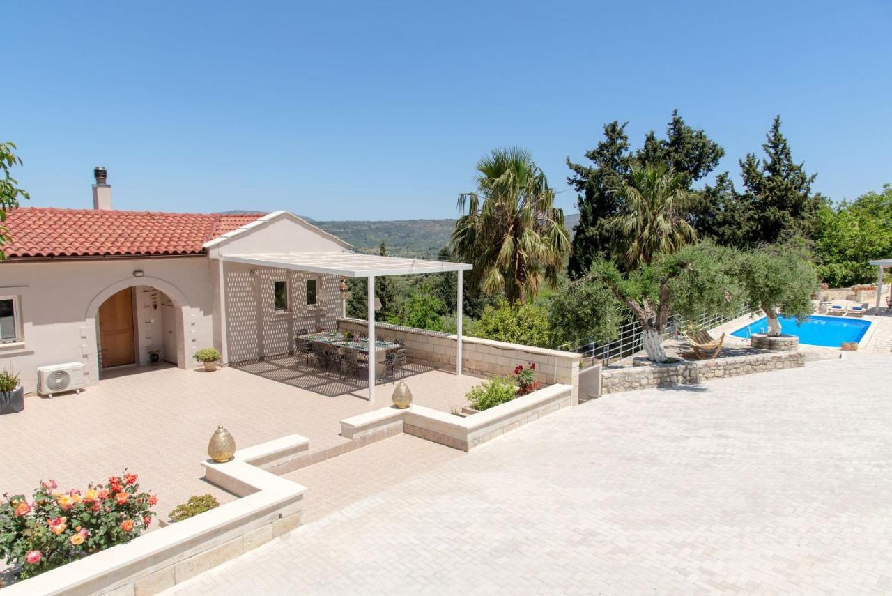 Villa Chrysallis With Heated Pool Georgioupoli Bagian luar foto